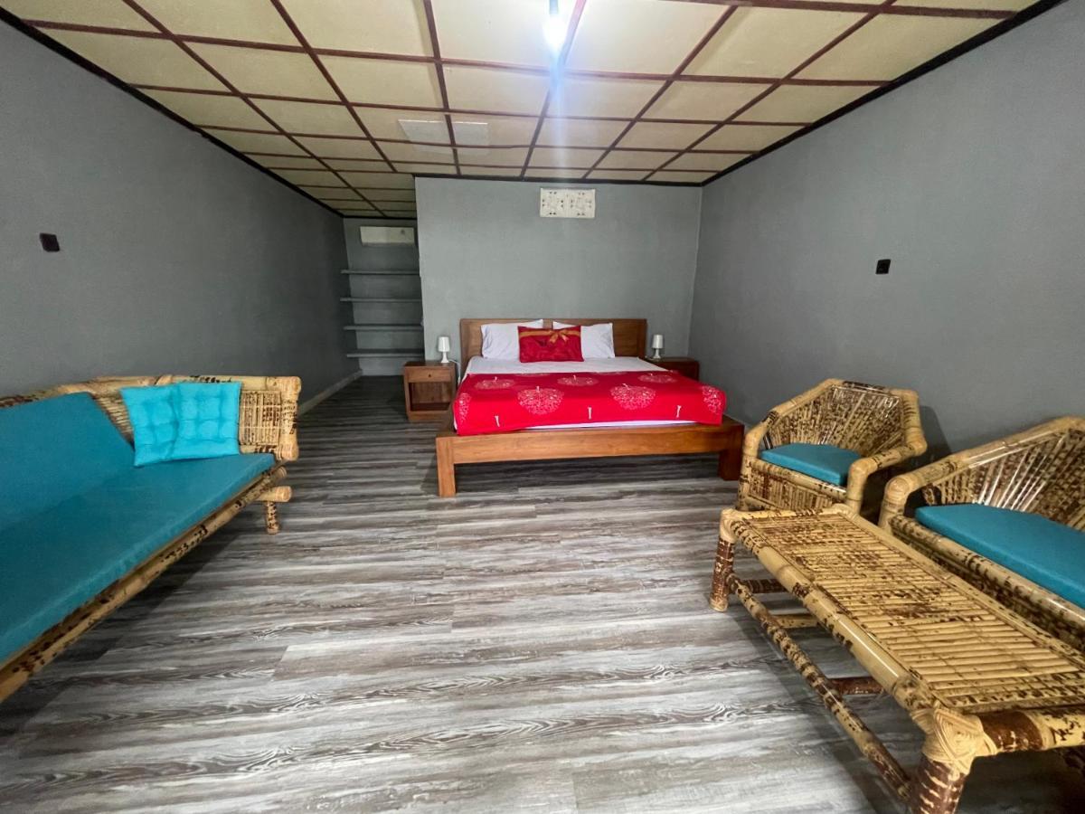 Supersuck Hotel Maluk エクステリア 写真